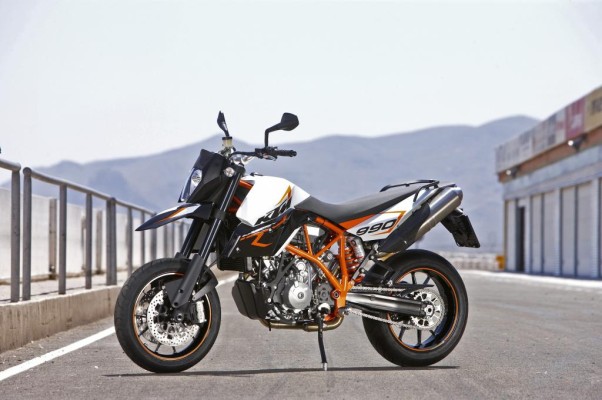 KTM bringt Supermoto R auf den Markt 