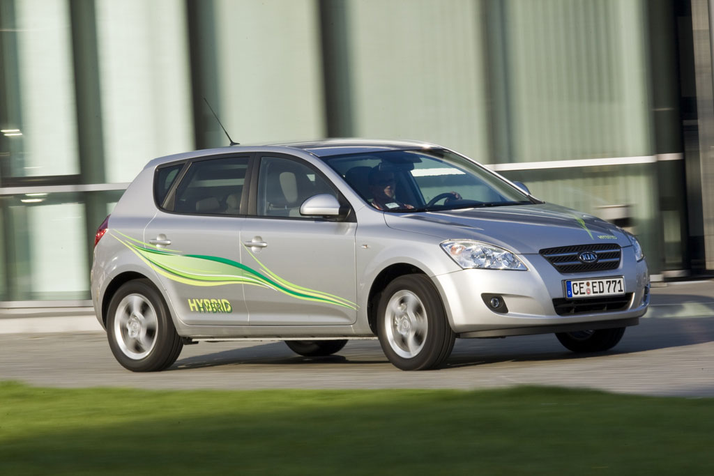 Kia zeigt Hybridantrieb in Paris