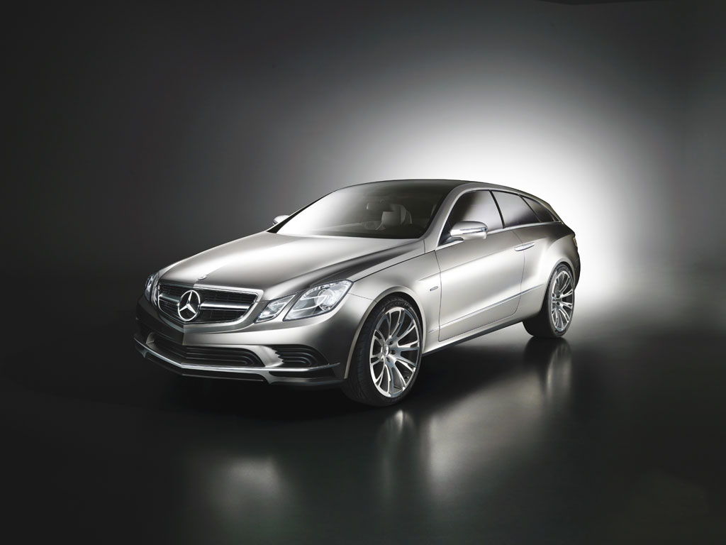 Mercedes-Benz zeigt in Paris Showcar ''Concept Fascination''