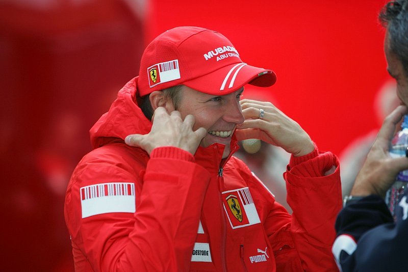 Selber gegen Kimi fahren: Herausforderung in Abu Dhabi