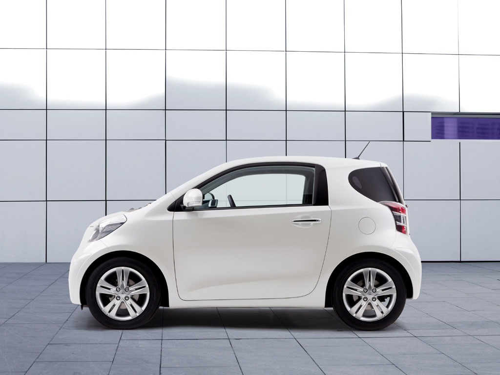 Toyota iQ