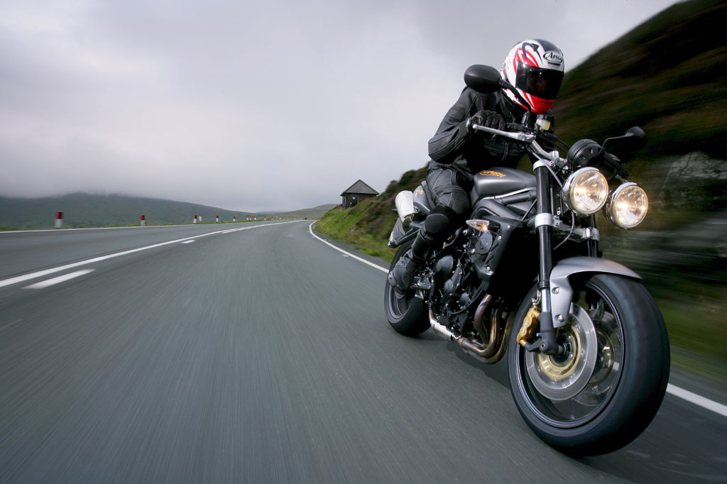 Triumph Street Triple R: Freude in der Mittelklasse 