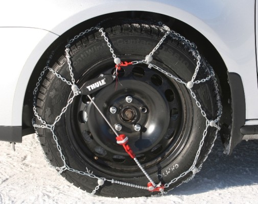 ADAC testet Schneeketten