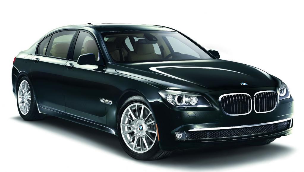 BMW lässt sich wieder bei Neiman Marcus einpacken