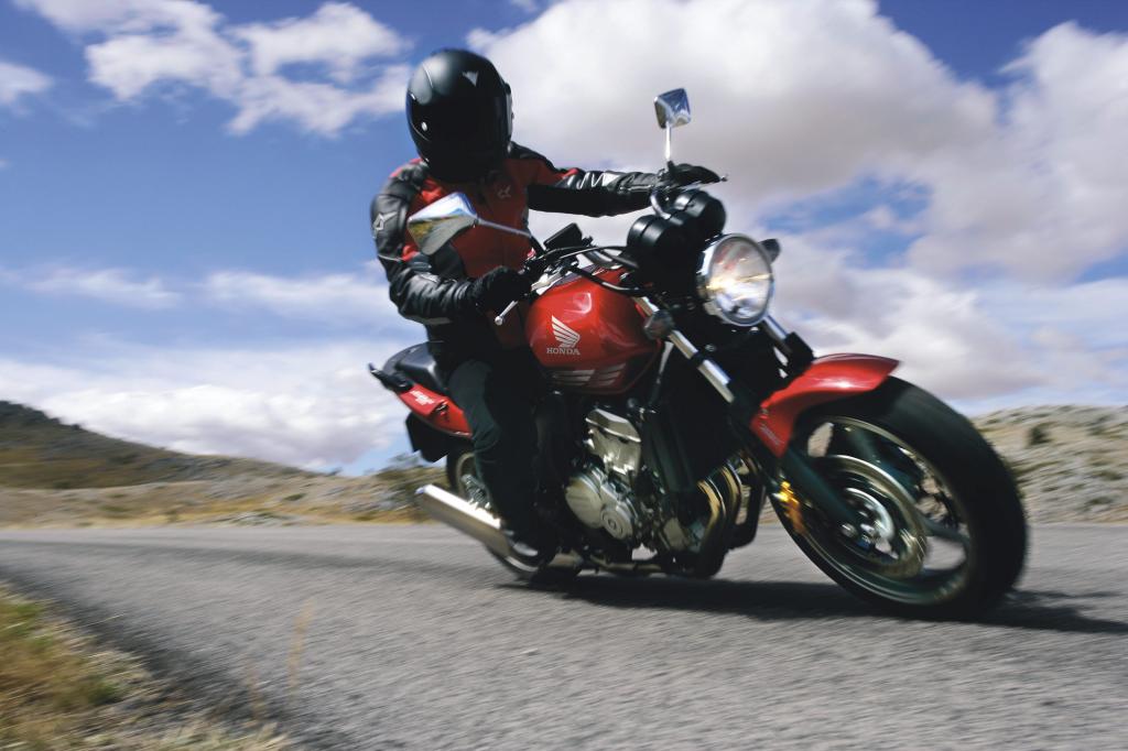 Fahrbericht Honda CBF 600: Frischer Wind in der Mittelklasse 