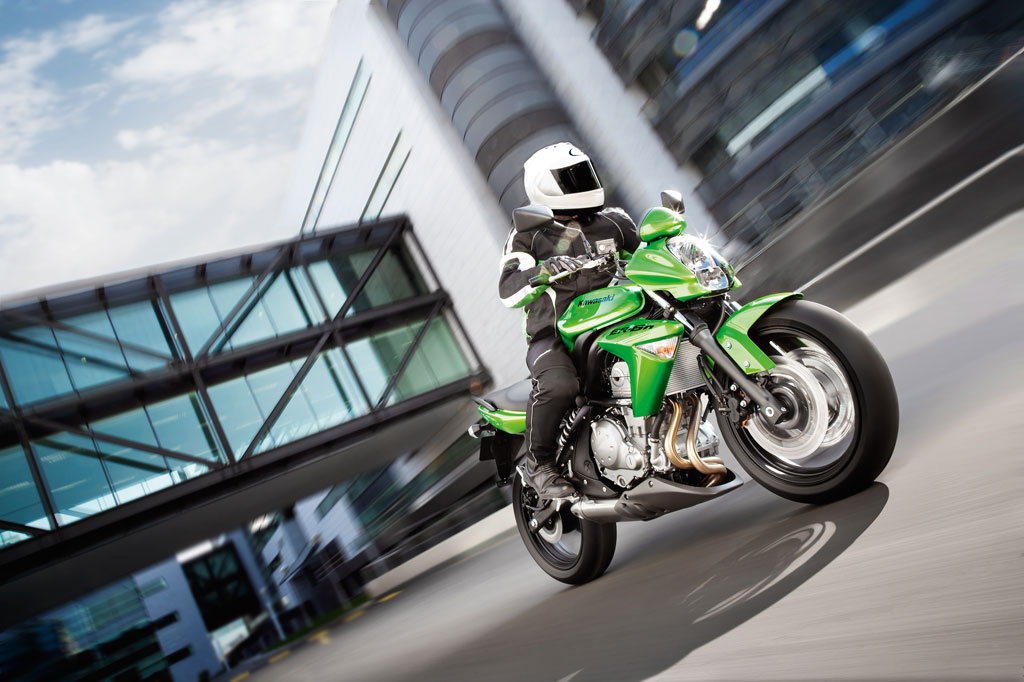 Fahrbericht Kawasaki ER-6n: Rundum verbessert | Modelljahr 2008