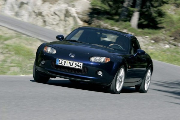 Fahrbericht Mazda MX-5 Roadster Coupé: Sportliches Cabrio für jedes Wetter 