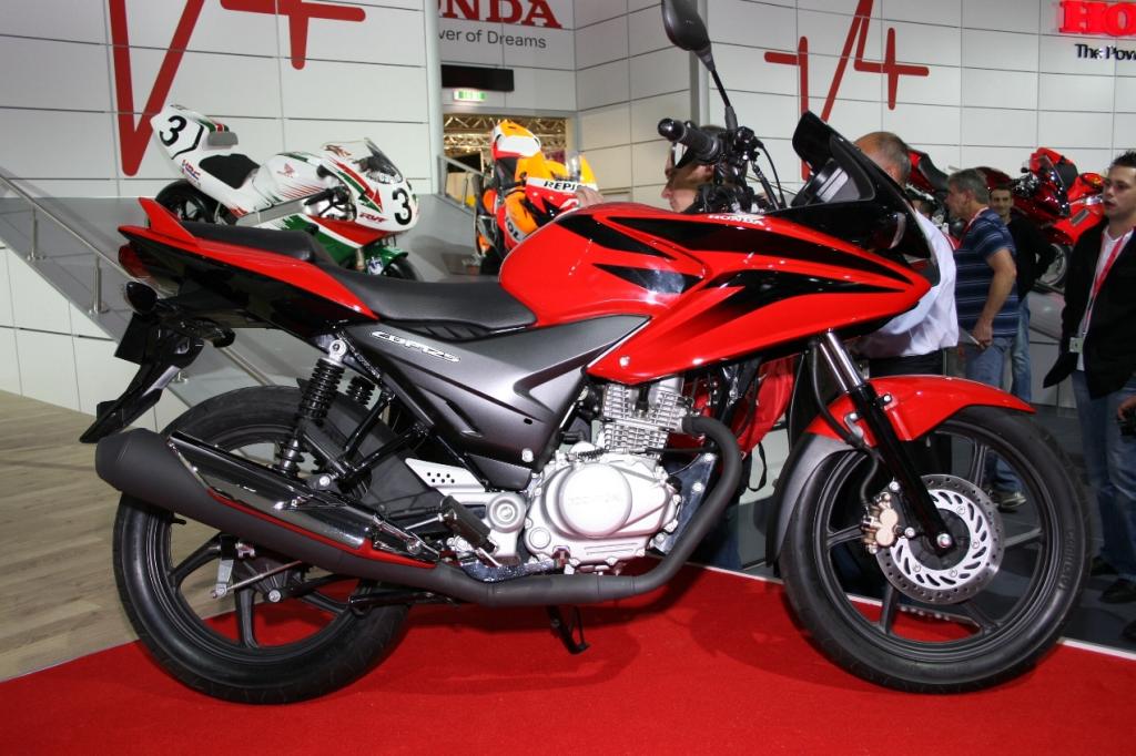 Honda zeigt vier Neuheiten und eine V4-Studie