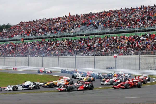 Japan GP: Alonso siegt, Massa und Hamilton bestraft