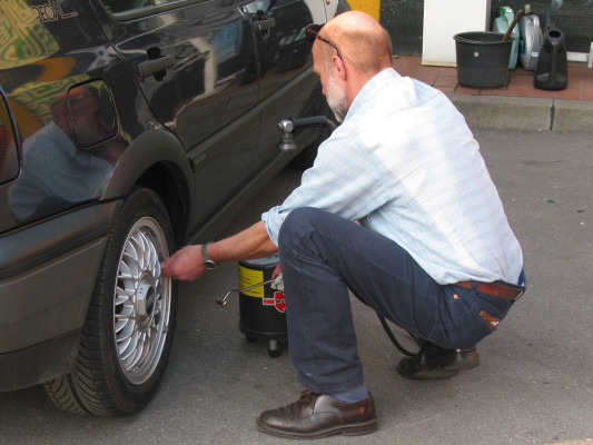 Jedes dritte Auto mit falschem Luftdruck 