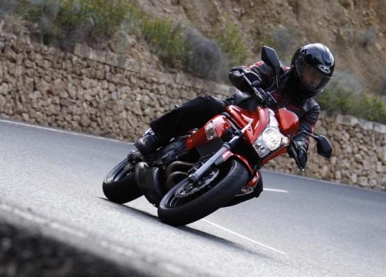 Kawasaki ER-6n schafft 200 km/h Spitze 