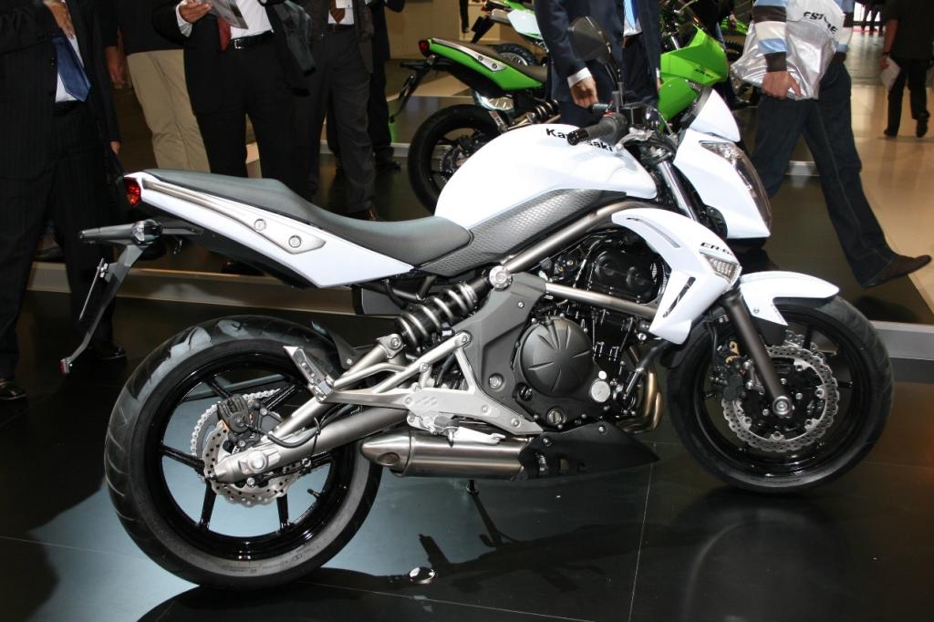 Kawasaki präsentiert VN 1700 und KLX 250