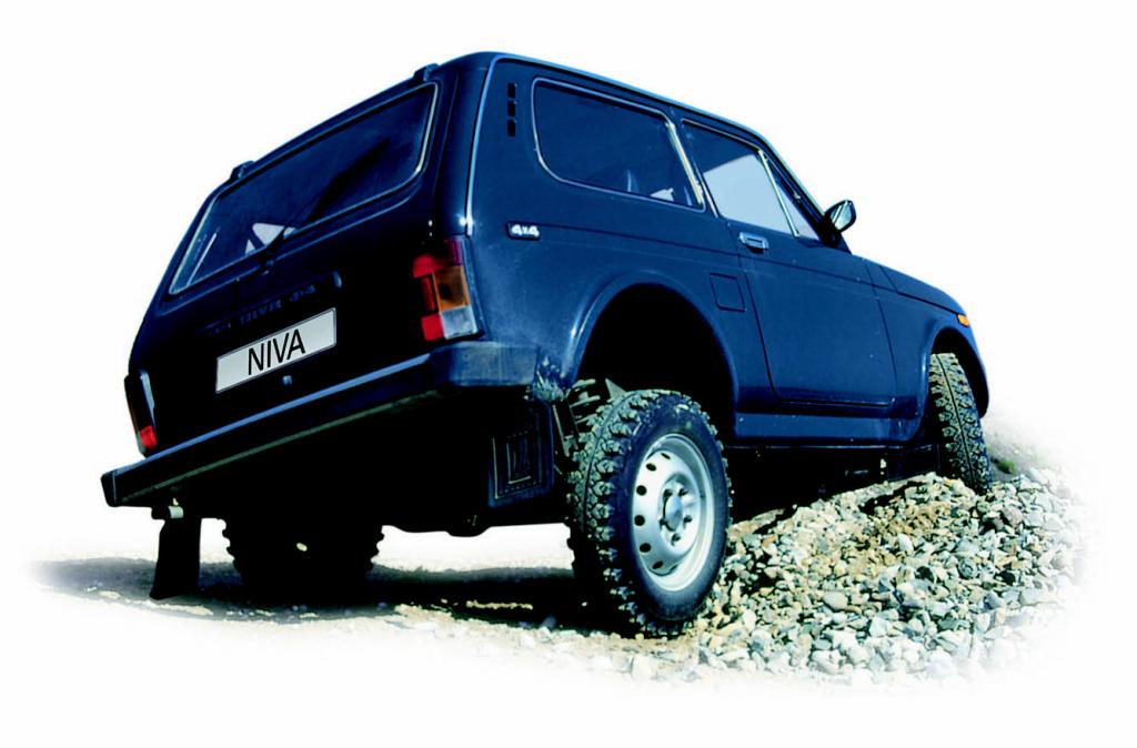 Lada Niva mit Tankgutschein - Oldtimer mit alten Verkaufslockmitteln