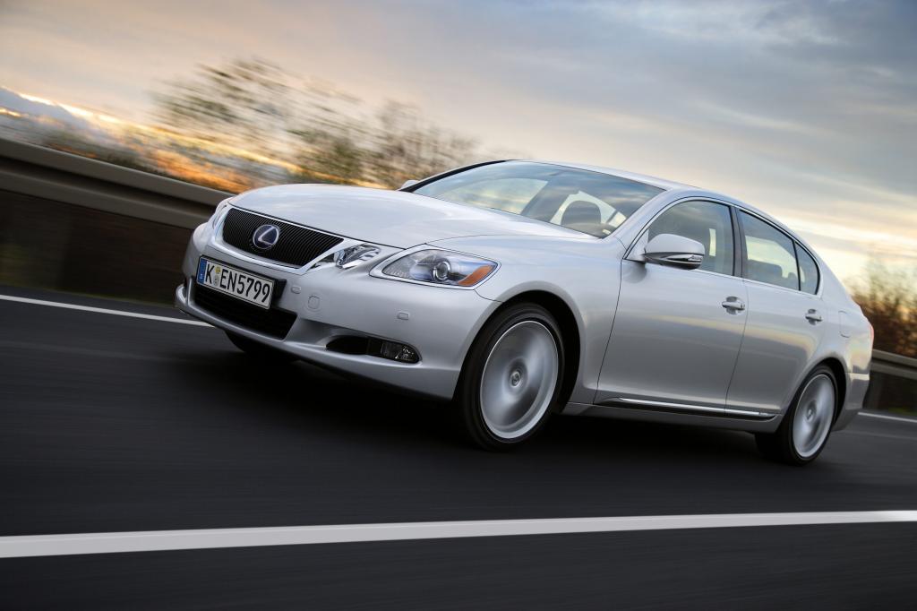 Lexus GS Hybrid mit größerem Kofferraum 