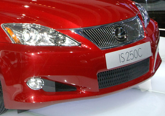 Lexus zeigt Cabriolet IS 250C und Studie LF-Xh 