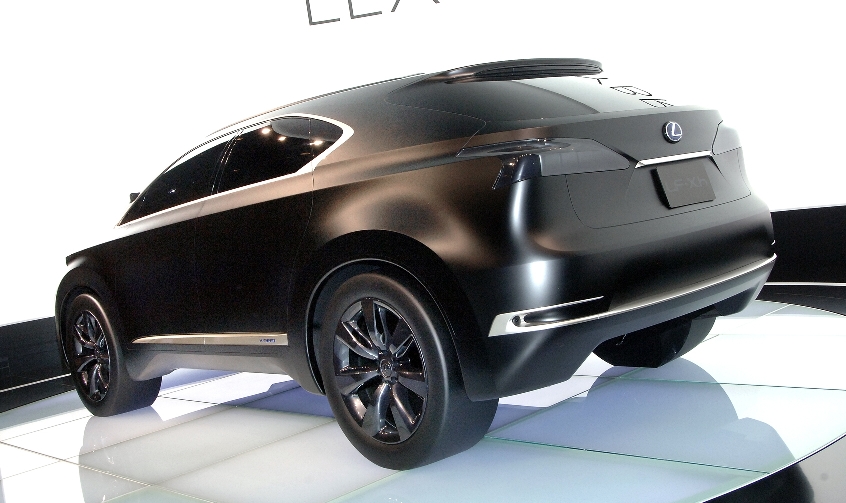 Lexus zeigt Cabriolet IS 250C und Studie LF-Xh