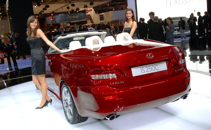 Lexus zeigt Cabriolet IS 250C und Studie LF-Xh