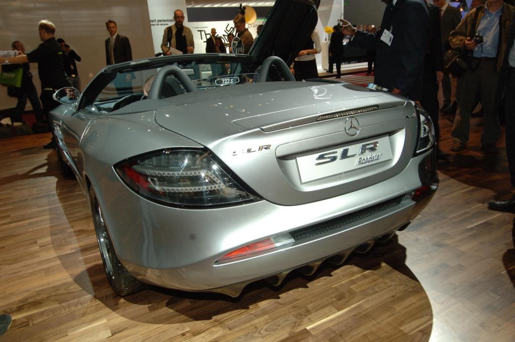Mercedes-Benz stellt Concept Fascination und McLaren Roadster 722 S vor