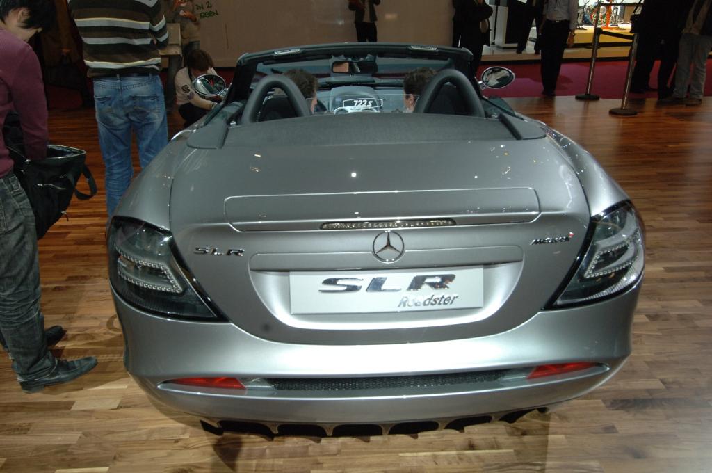 Mercedes-Benz stellt Concept Fascination und McLaren Roadster 722 S vor