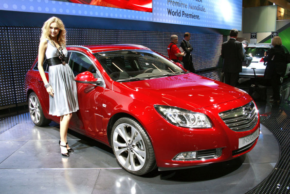 Opel Insignia Kombi ab 23 990 Euro 