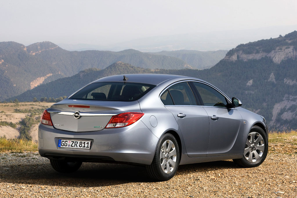 Opel Insignia als Spritsparmodell in Paris