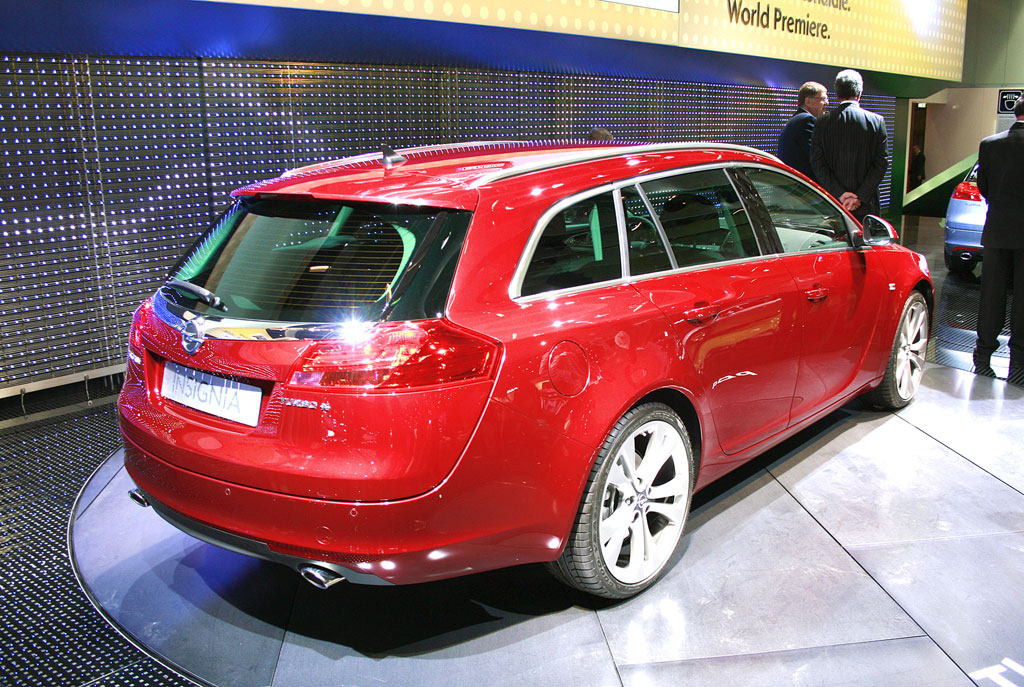 Opel Insignia in Paris
