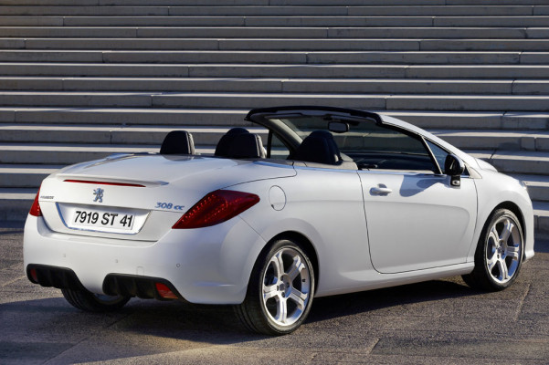 Peugeot 308 Cabrio in Paris 