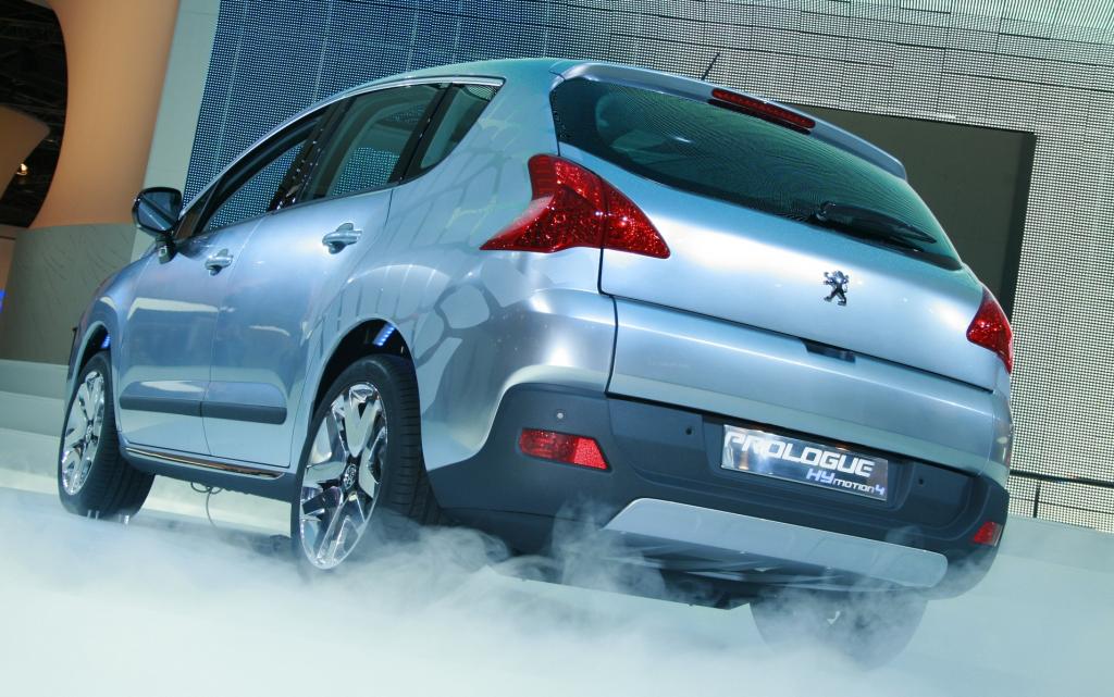 Peugeot präsentiert 308 CC und jede Menge Hybrid-Studien