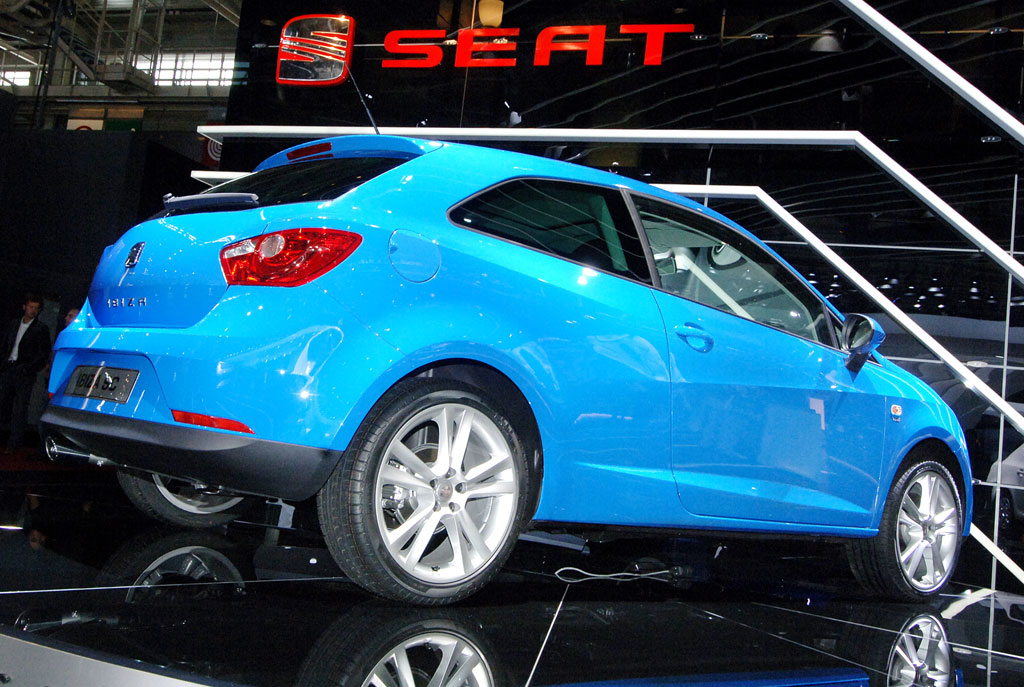 Seat zeigt in Paris den ersten Exeo 