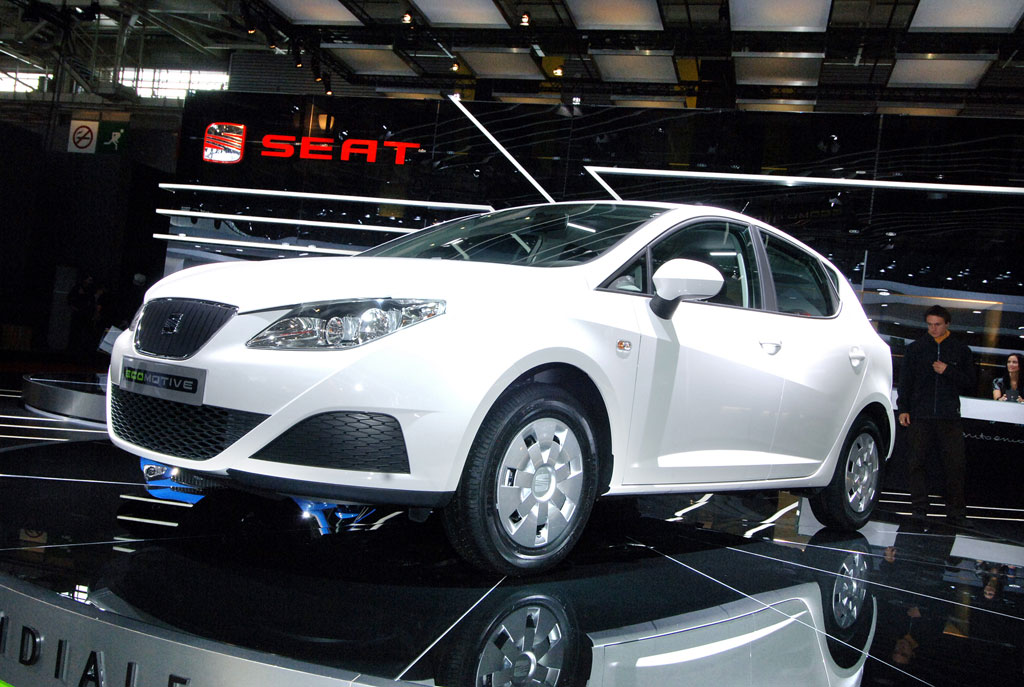Seat zeigt in Paris den ersten Exeo 