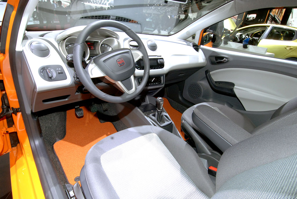 Seat zeigt in Paris den ersten Exeo 