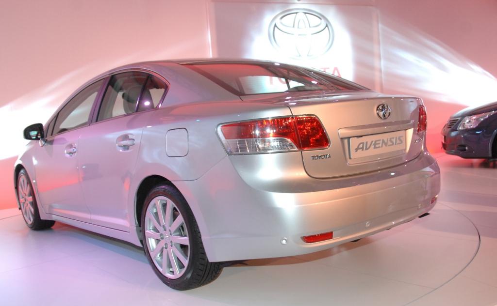 Toyota präsentiert den neuen Avensis
