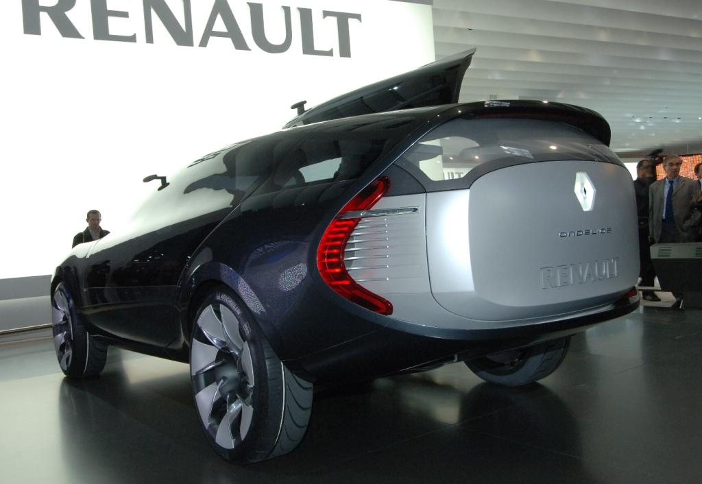 Vier neue Modelle und zwei Studien bei Renault