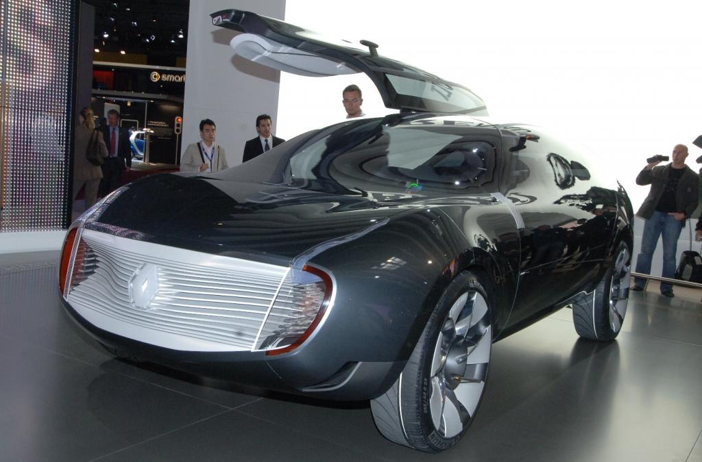 Vier neue Modelle und zwei Studien bei Renault
