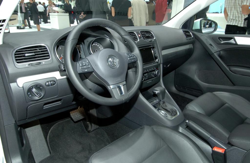 Volkswagen in Paris sparsam und sportlich