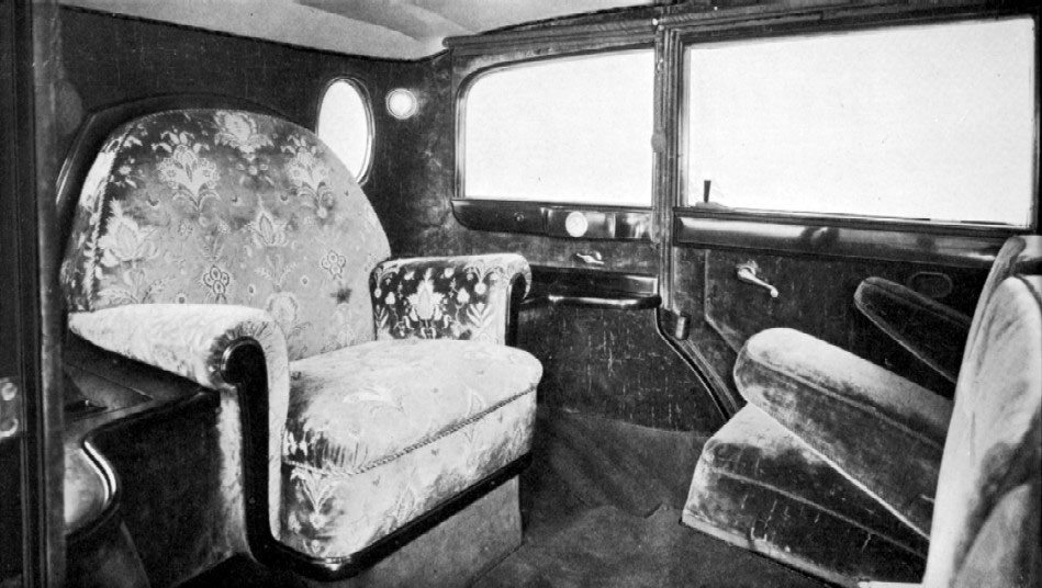 W 08: Vorgestellt auf der Automobilausstellung in Paris 1928 als Mercedes-Benz Nürburg 460; erstes Papamobil - Papst Pius XI.