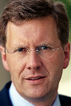 Wulff: Dreijährige Steuerbefreiung für Neuwagen soll kommen
