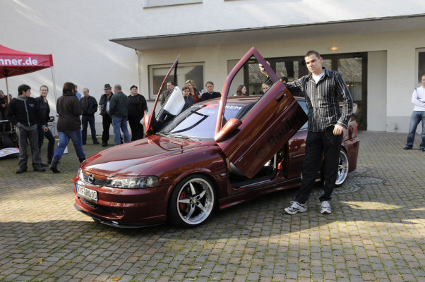 Zum Sieg getunt: Vectra B gewinnt BORBET-Werbestar
