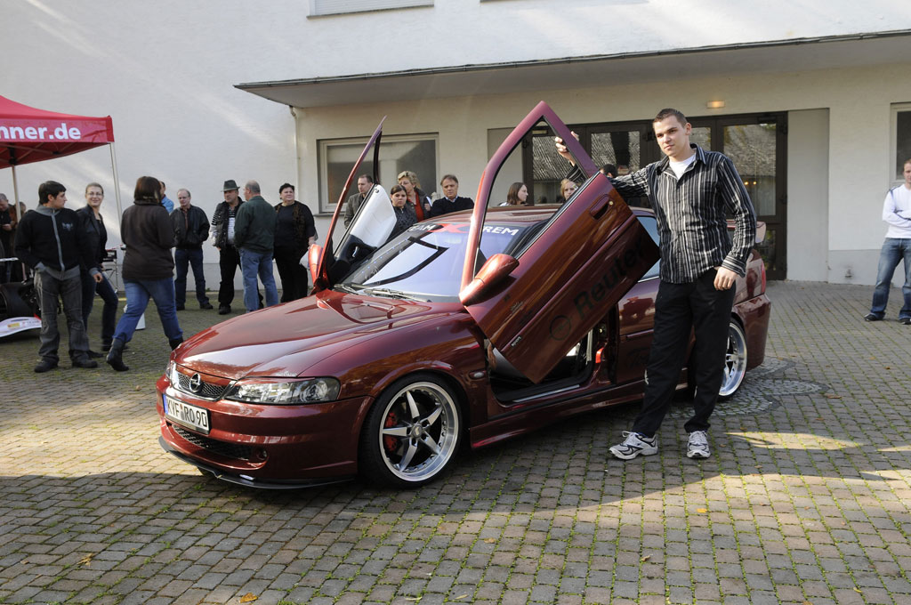 Zum Sieg getunt: Vectra B gewinnt BORBET-Werbestar