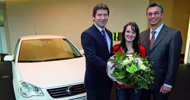 15 000ste Teilnehmerin beim „Junge Fahrer“-Programm von Volkswagen