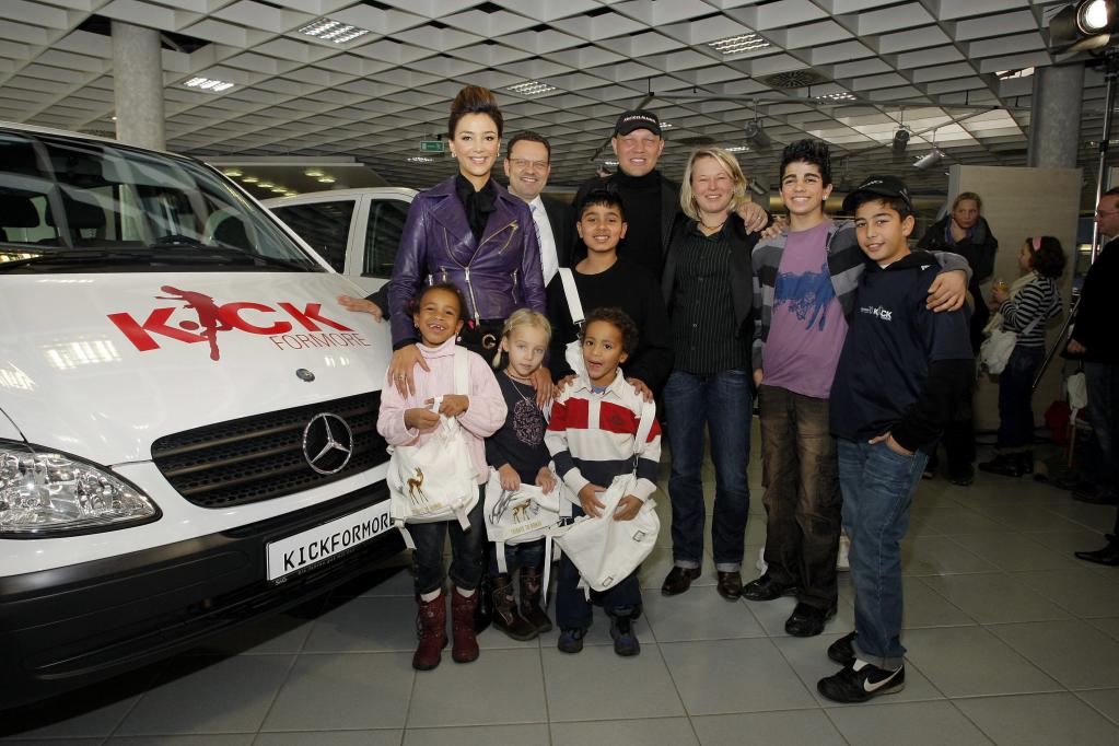 Drei Mercedes-Benz Vito für Kinder-Projekte 