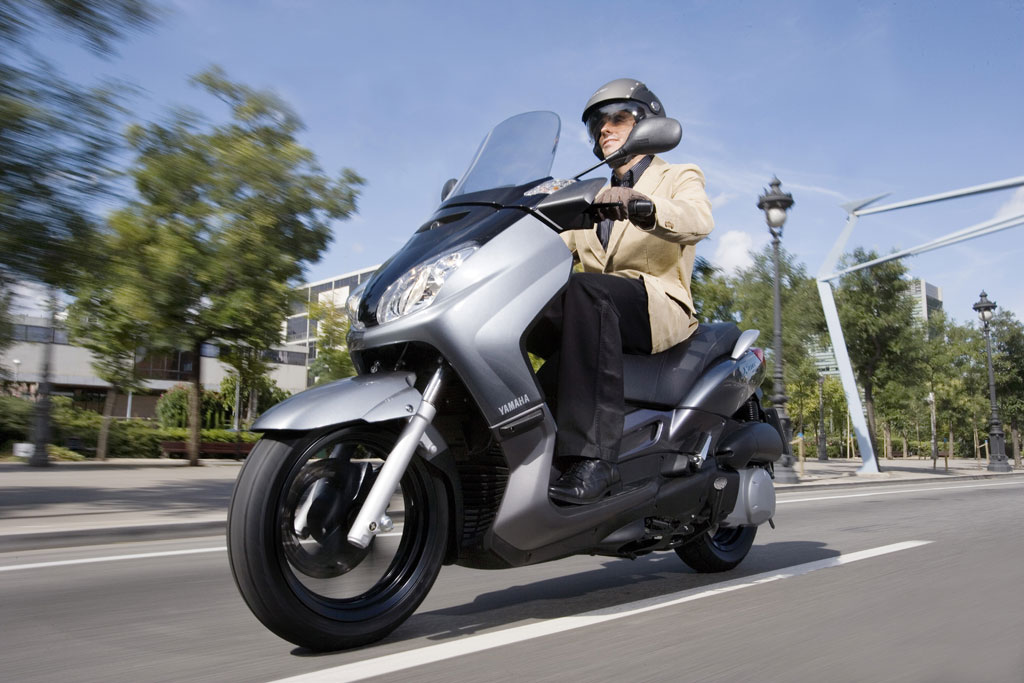 Honda und Yamaha auf der EICMA: Japanische Rollerneuheiten in Italien 
