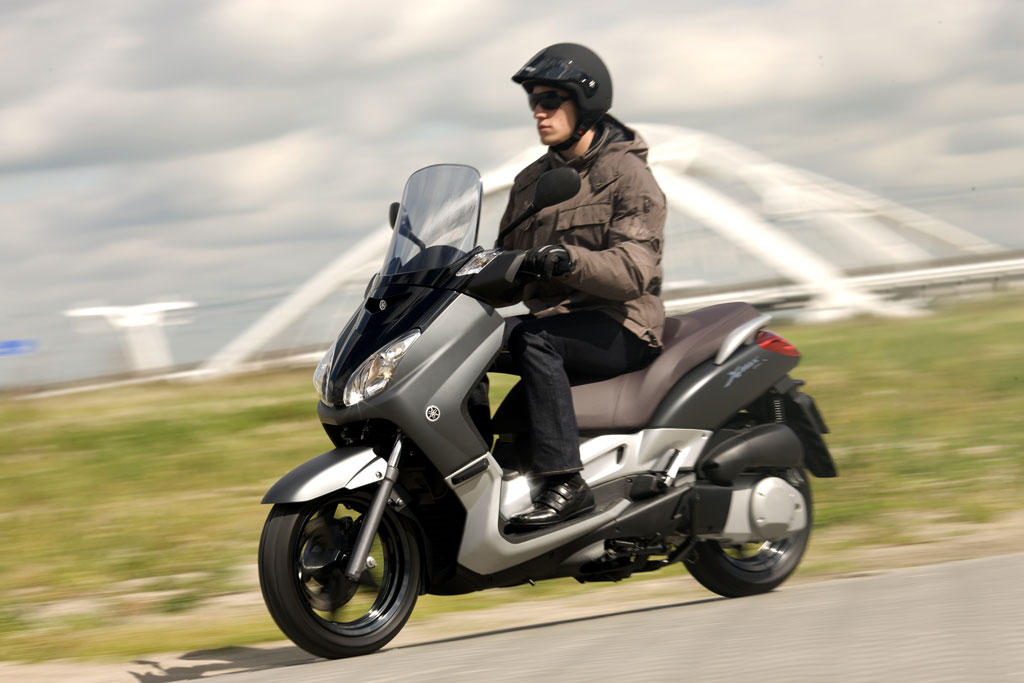 Honda und Yamaha auf der EICMA: Japanische Rollerneuheiten in Italien 