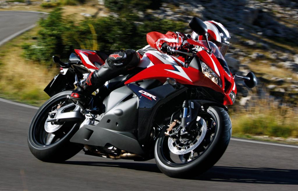 Hondas Supersportler mit ABS in Spanien testen 