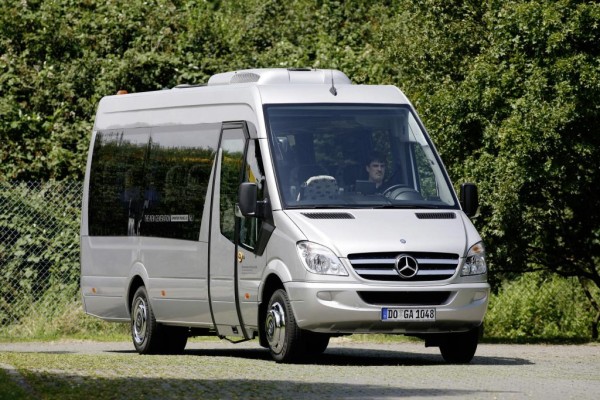 Mercedes-Benz Minibusse feiern 10. Geburtstag  - Bild