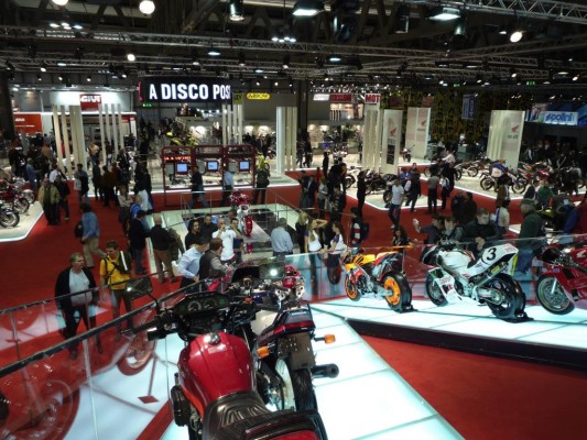 Motorradmesse EICMA: Leistungsschau mit kleinen Fehlern 