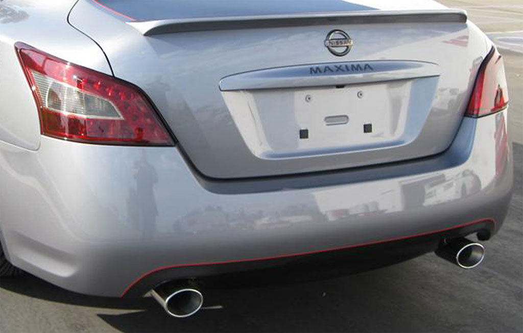 Nissan mit einem Dutzend Fahrzeugen auf der SEMA