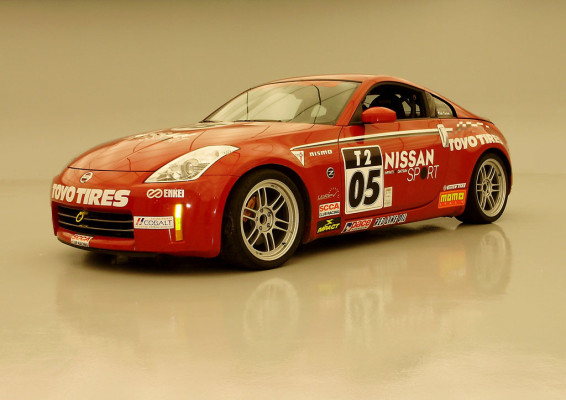 Nissan mit einem Dutzend Fahrzeugen auf der SEMA