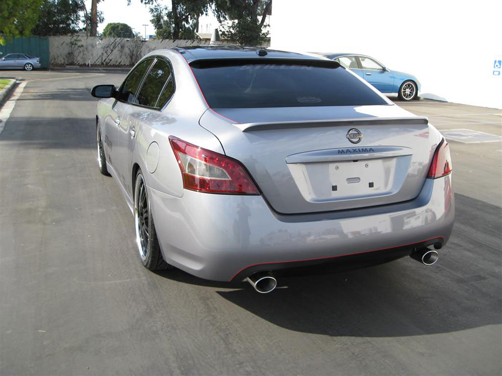 Nissan mit einem Dutzend Fahrzeugen auf der SEMA