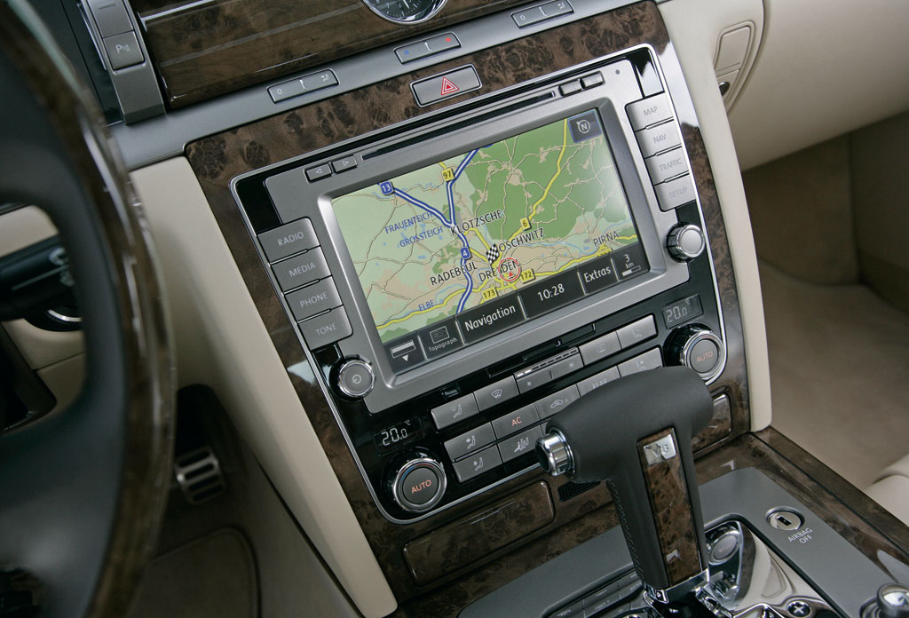 VW Phaeton mit mehr Leistung für Infotainment und Antrieb